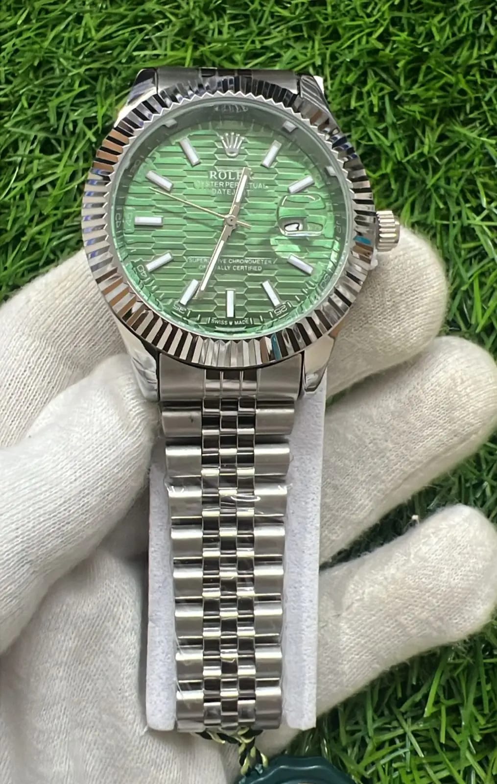 Premium Date Display Luxury Stainless Steel Watch – Jubilee Bracelet Edition