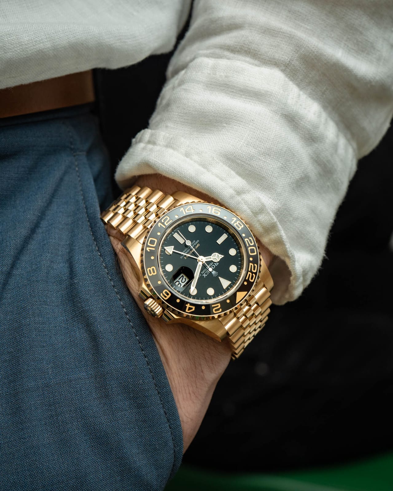 Premium GMT Style Gold Stainless Steel Watch – Black Dial Edition